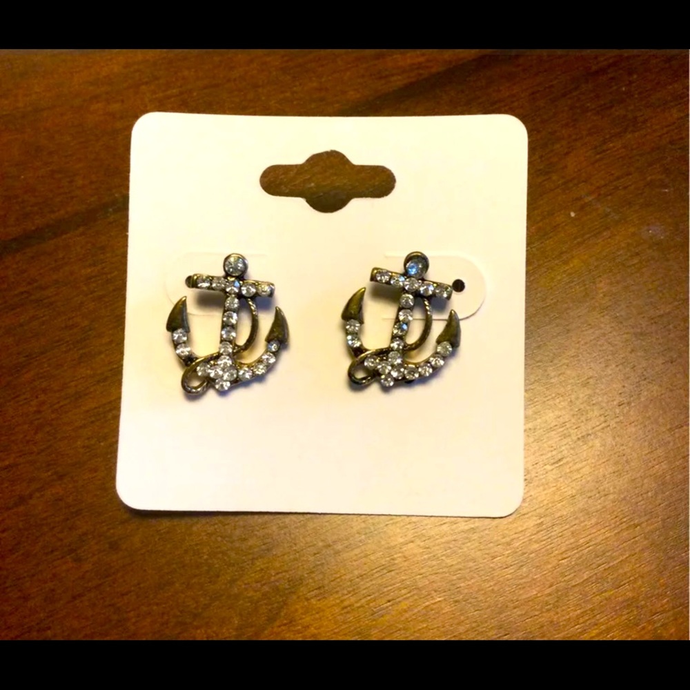 Anchor earrings